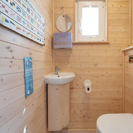 Hausboot Coworkingship *