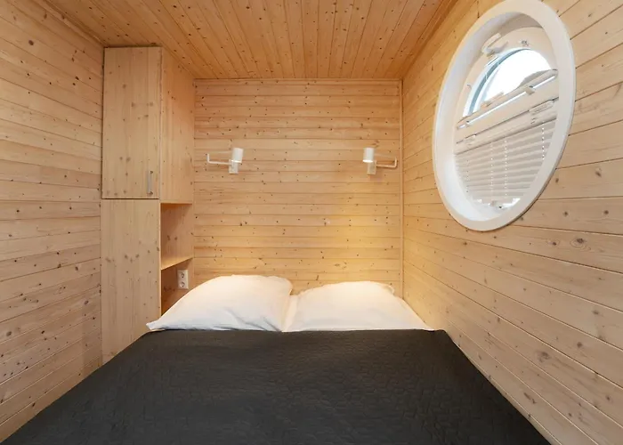 Hausboot Coworkingship Bådhotel Burgtiefe auf Fehmarn