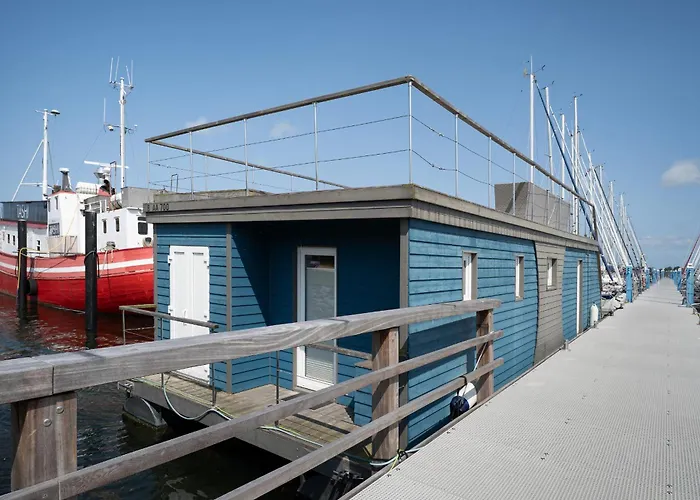 Hausboot Coworkingship Burgtiefe auf Fehmarn