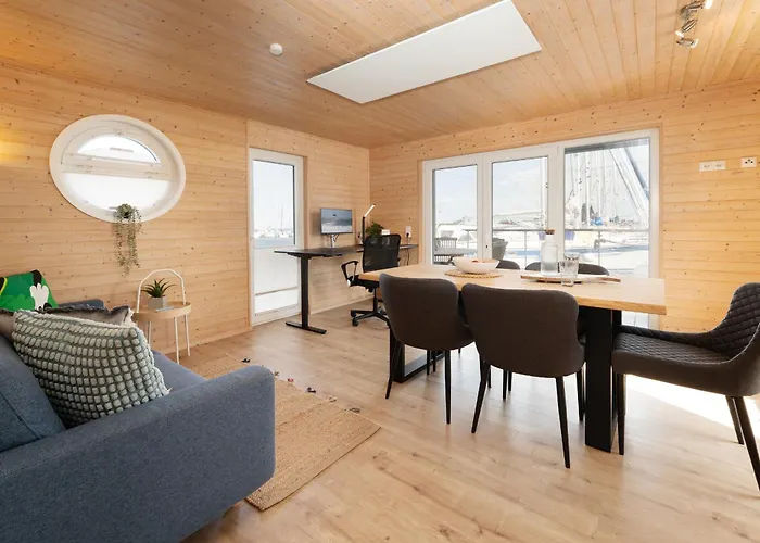 Hausboot Coworkingship Bådhotel